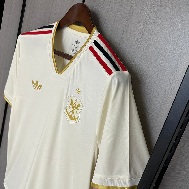 Torcedor Flamengo terceira camisa 25-26