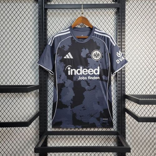 25-26 Torcedor Frankfurt