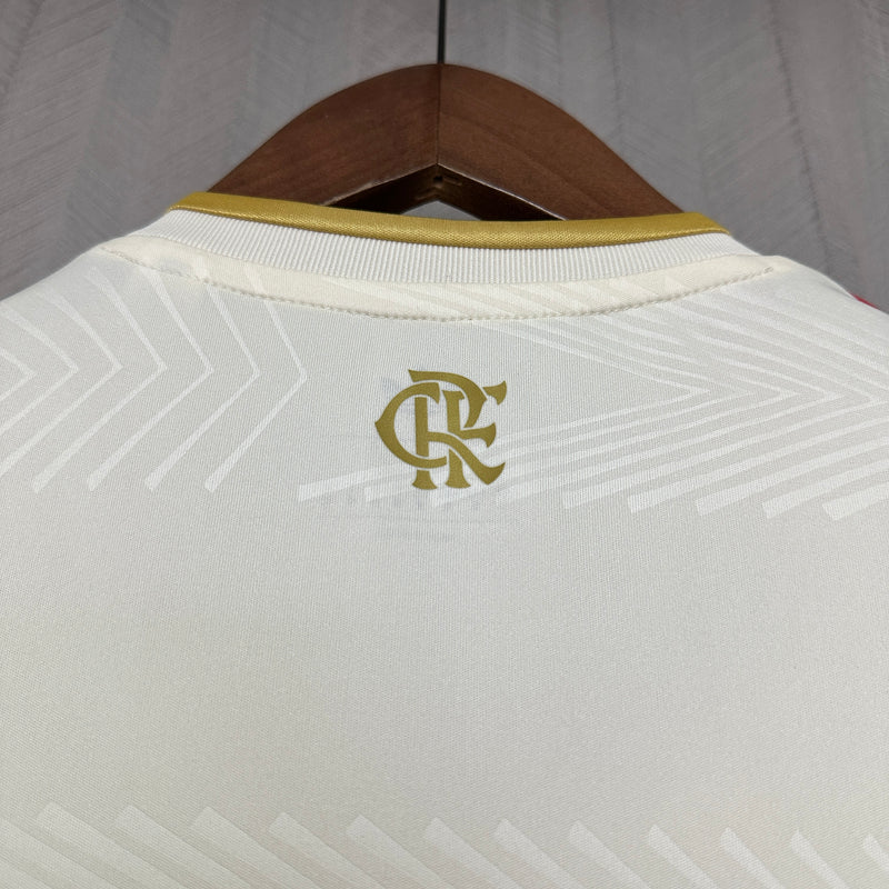 Torcedor Flamengo terceira camisa 25-26