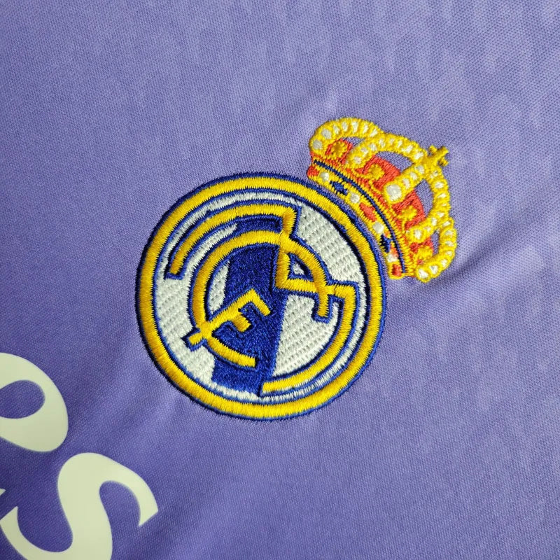24-25 Real Madrid torcedor visitante roxa