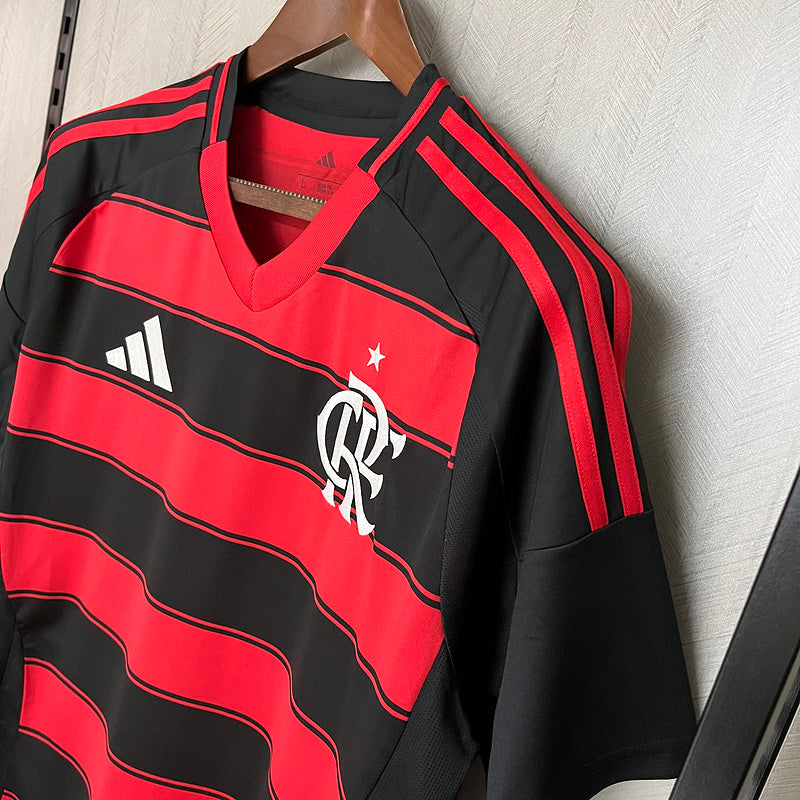 25-26 - CAMISETA TORCEDOR FLAMENGO MANDANTE