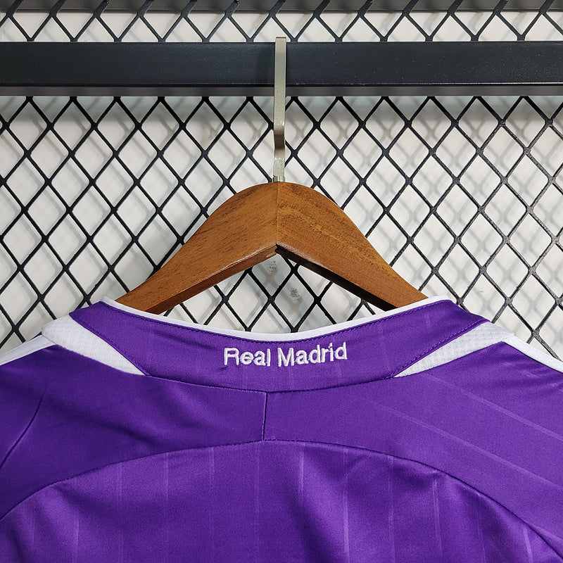 Retro 06 Real Madrid versão roxa