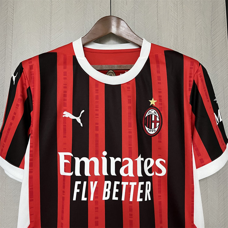 Torcida AC Milan 24-25
