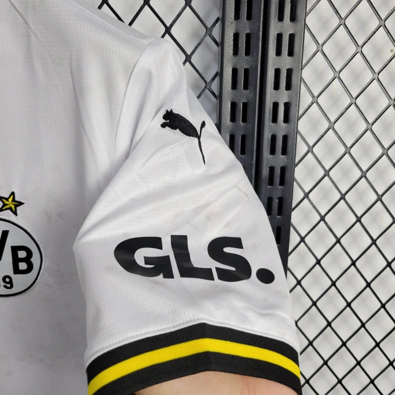 24-25 Dortmund torcedor visitante