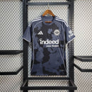 25-26 Torcedor Frankfurt