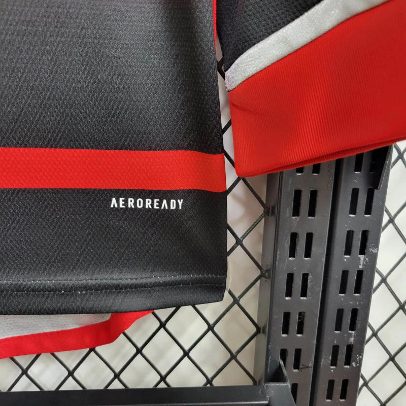 24-25 - CAMISETA TORCEDOR FLAMENGO MANDANTE