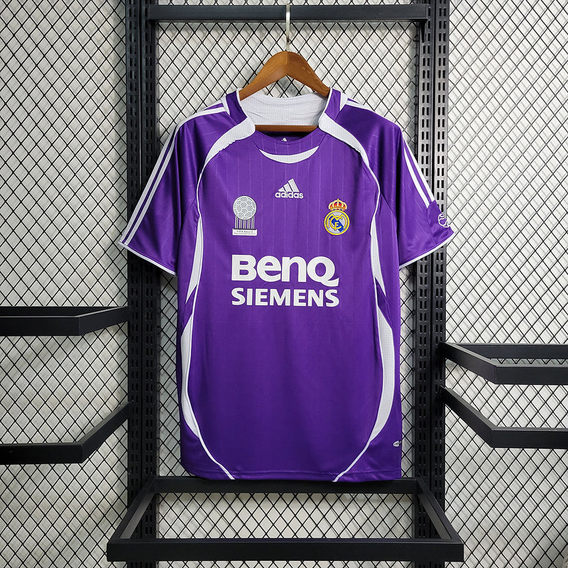 Retro 06 Real Madrid versão roxa