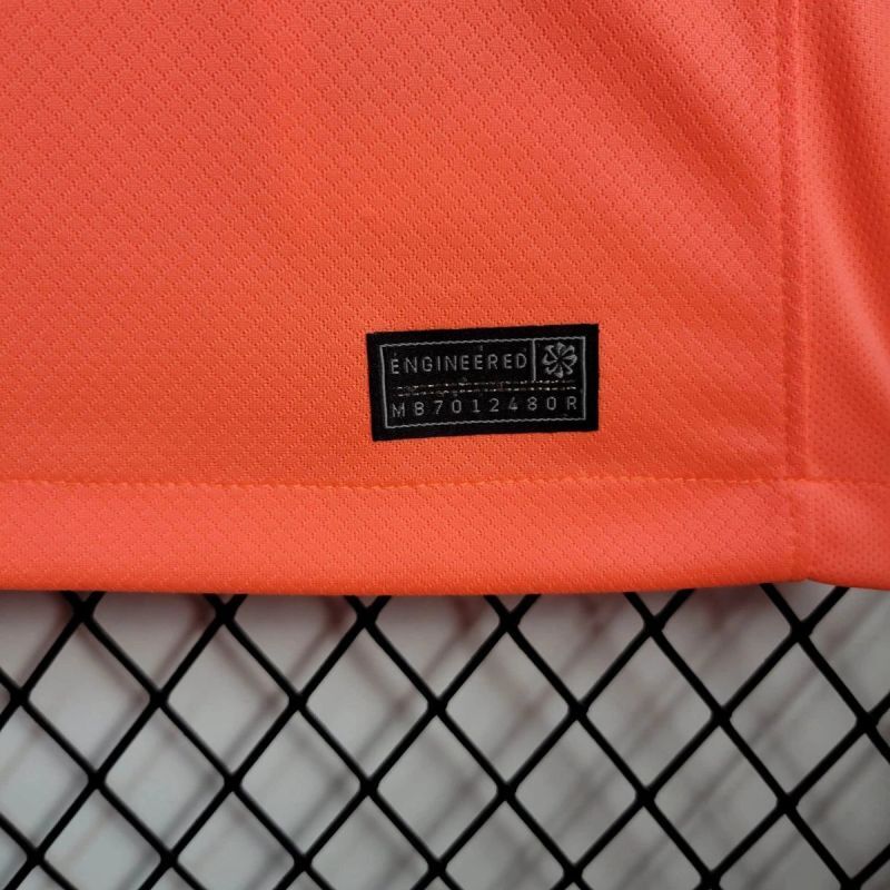 25-26 Torcedor Barcelona feminina