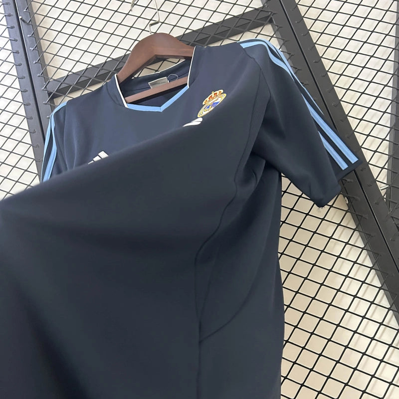 Retro 03-04 Real Madrid visitante