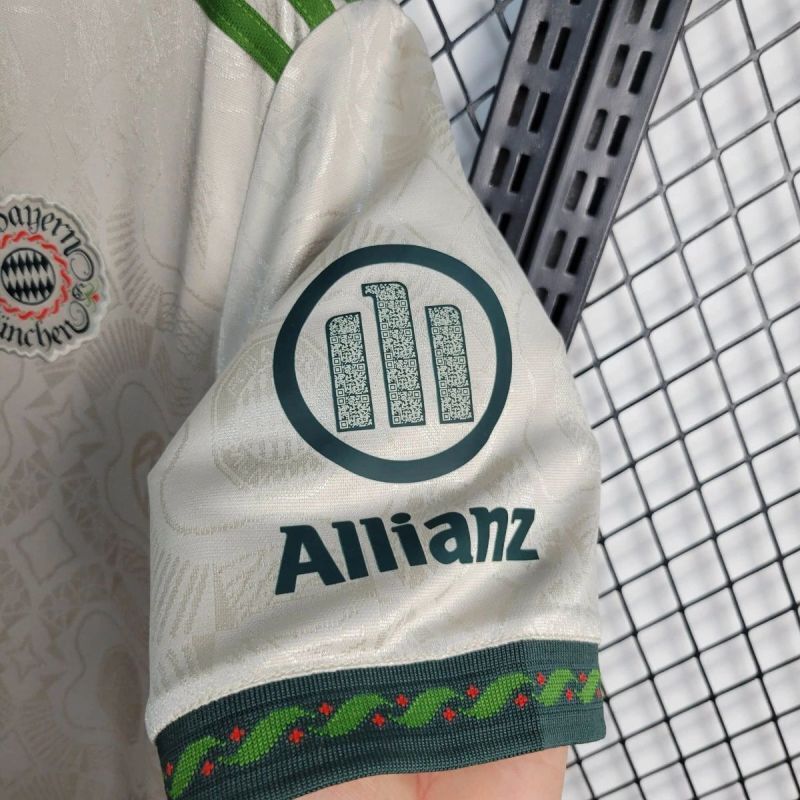 25-26 Torcedor Bayern Munich Oktoberfest