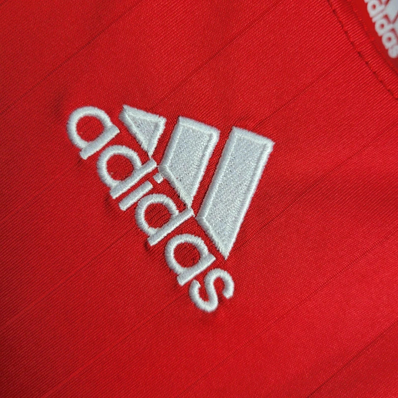 Retro 2006-07 Liverpool mandante
