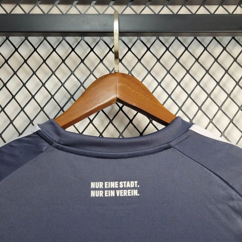 25-26 Torcedor Frankfurt