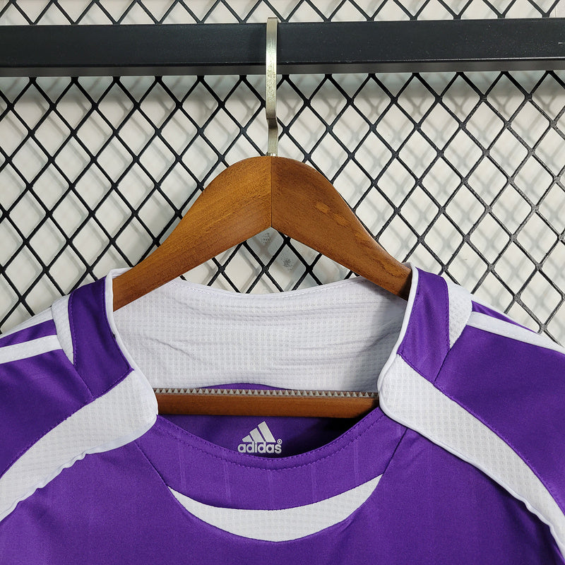 Retro 06 Real Madrid versão roxa