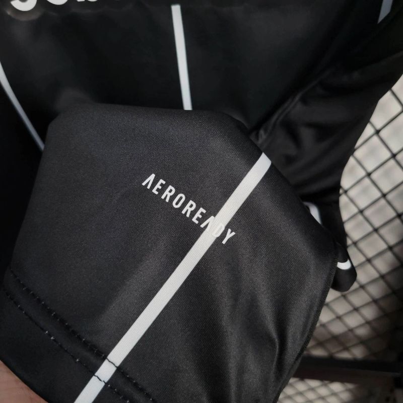 25-26 Torcedor Frankfurt