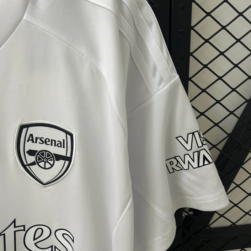 25-26 Arsenal torcedor edição especial branca