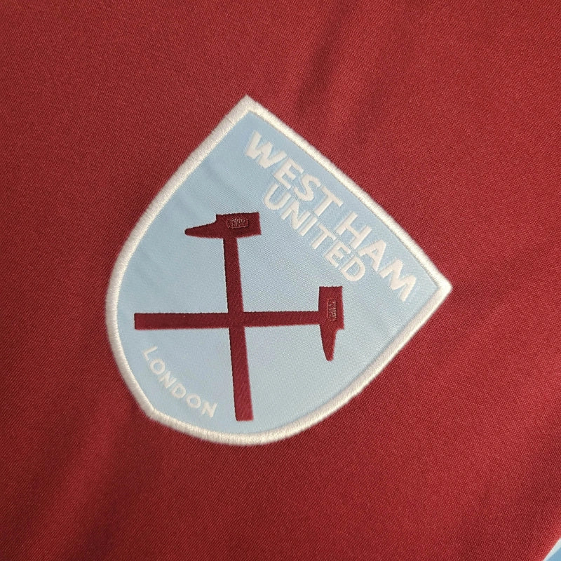24-25 West Ham Torcedor mandante