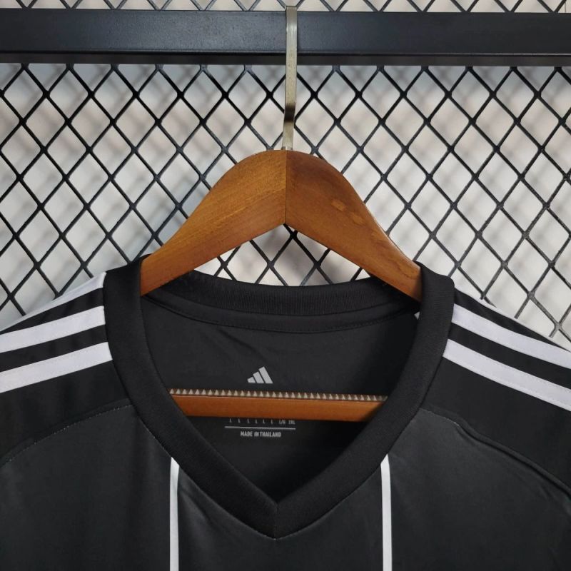 25-26 Torcedor Frankfurt