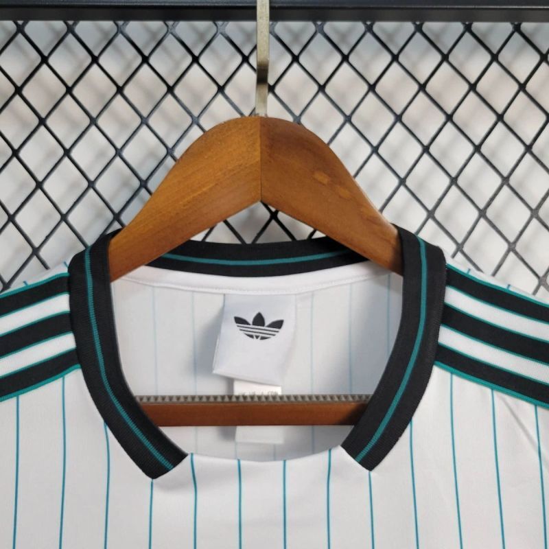 25-26 Torcedor Liverpool