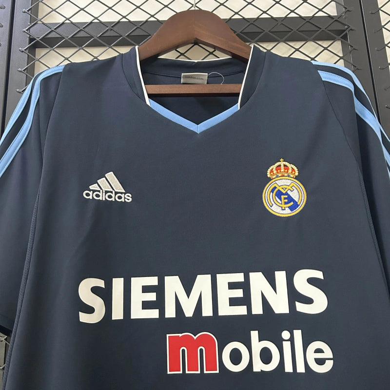 Retro 03-04 Real Madrid visitante