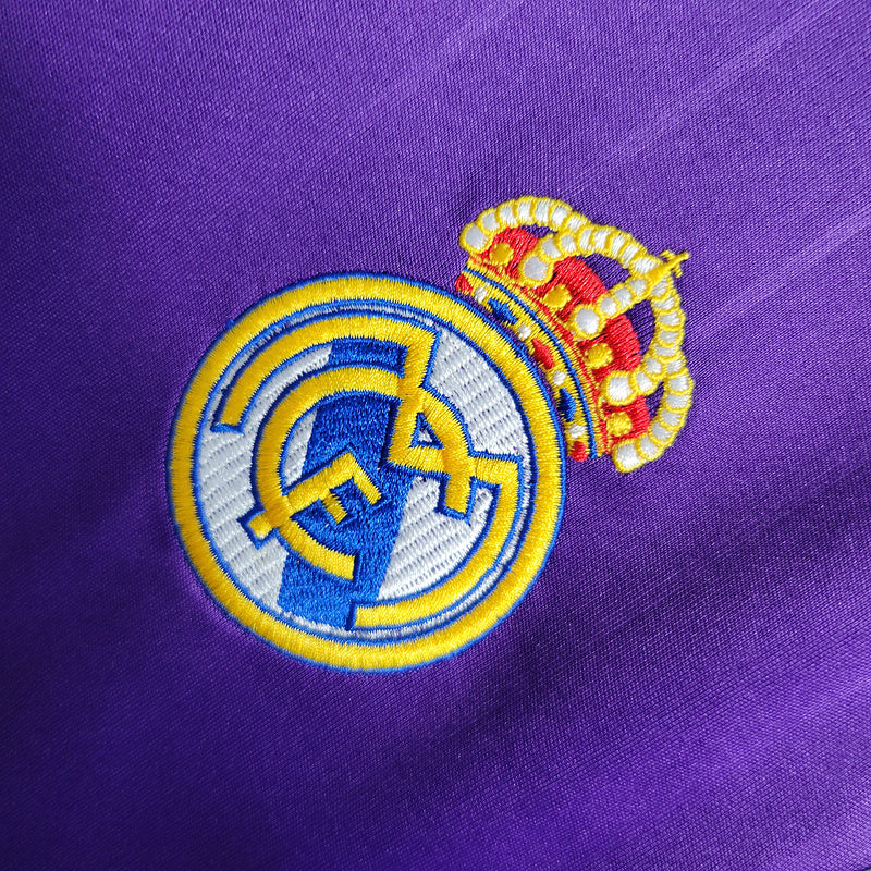 Retro 06 Real Madrid versão roxa