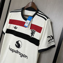 24-25 Manchester United torcedor mandante