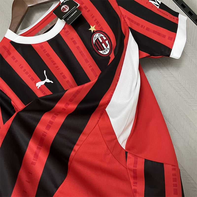Torcida AC Milan 24-25