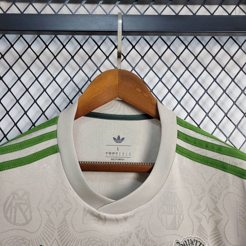 25-26 Torcedor Bayern Munich Oktoberfest