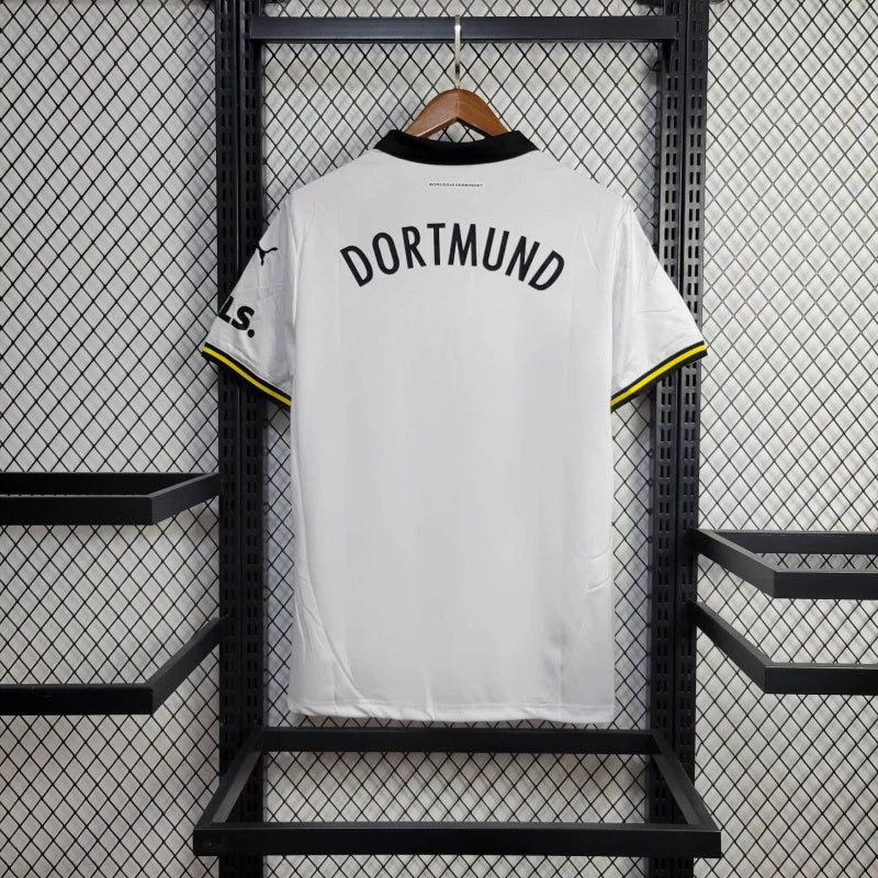 24-25 Dortmund torcedor visitante