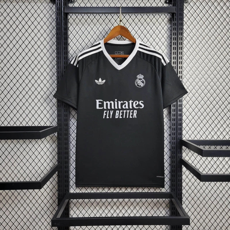 24-25 Real Madrid torcedor versão preta