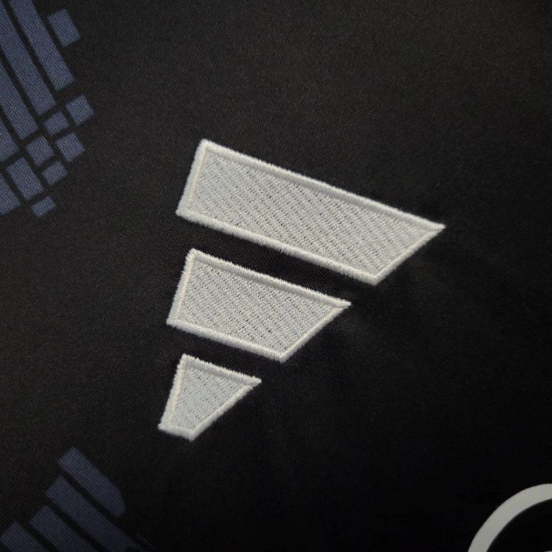 25-26 Torcedor Frankfurt