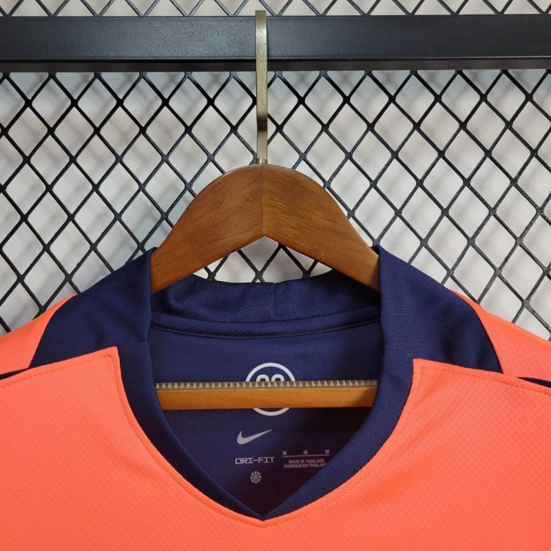 25-26 Torcedor Barcelona feminina