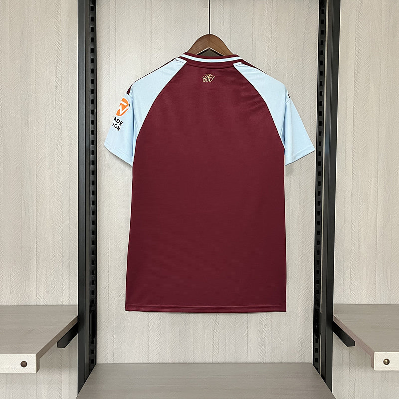 25-26 Aston Villa torcedor mandante