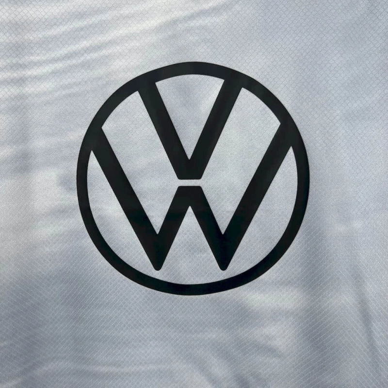 Torcedor Wolfsburg 25-26