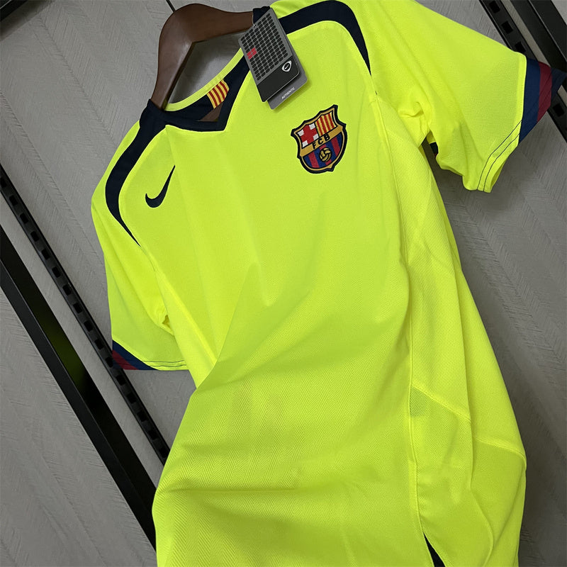 Retro 2005-06 Barcelona visitante