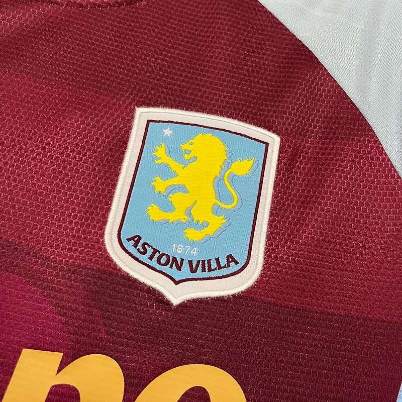 25-26 Aston Villa torcedor mandante