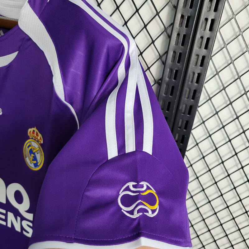 Retro 06 Real Madrid versão roxa