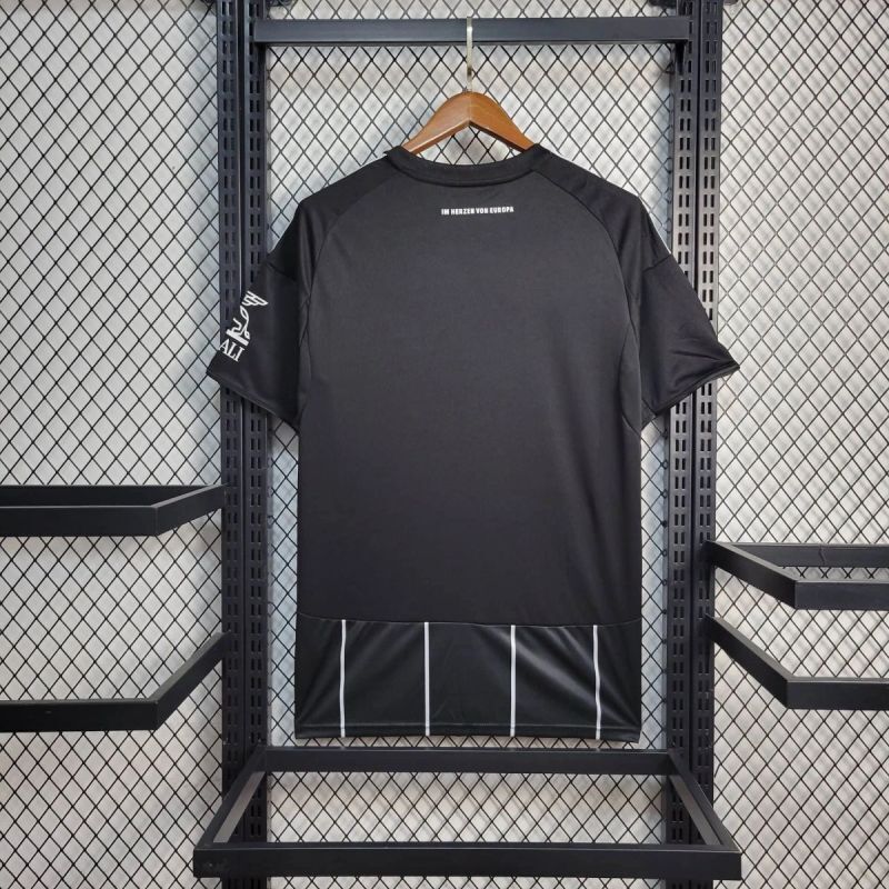 25-26 Torcedor Frankfurt