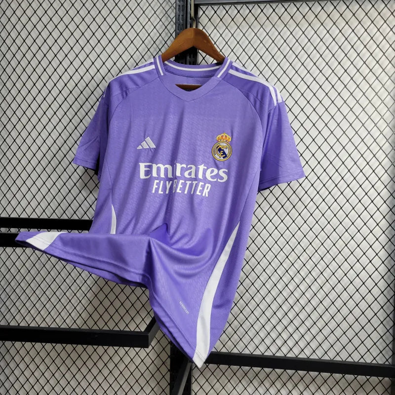 24-25 Real Madrid torcedor visitante roxa