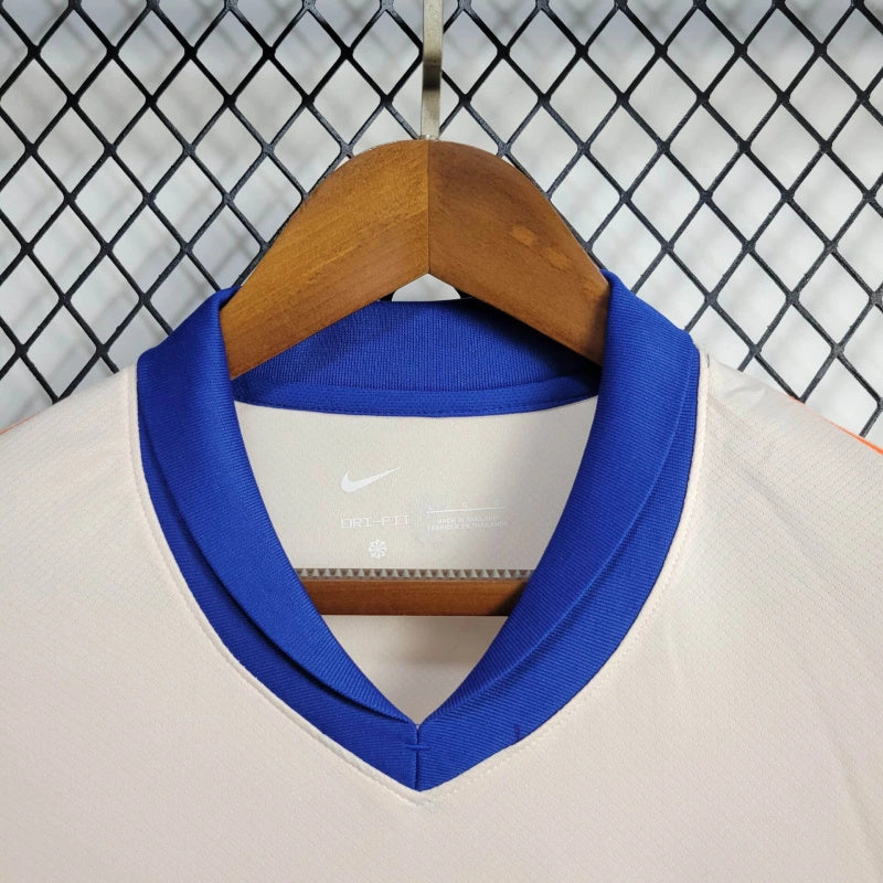 24-25 Chelsea torcedor mandante