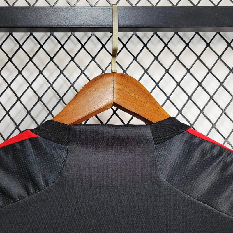 24-25 - CAMISETA TORCEDOR FLAMENGO MANDANTE