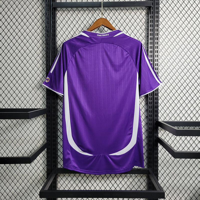 Retro 06 Real Madrid versão roxa